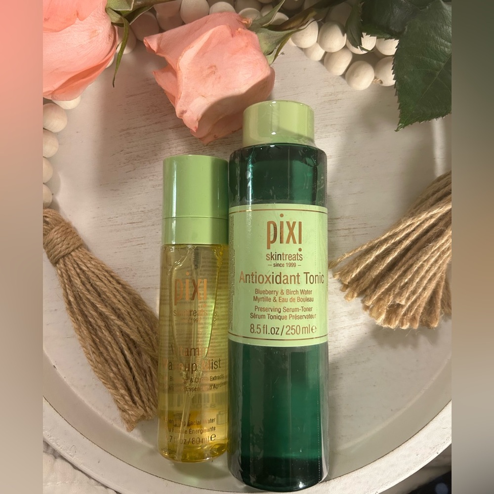 🍋 PIXI Pair ✨
A refreshing duo for bright, healthy skin 🌿💛